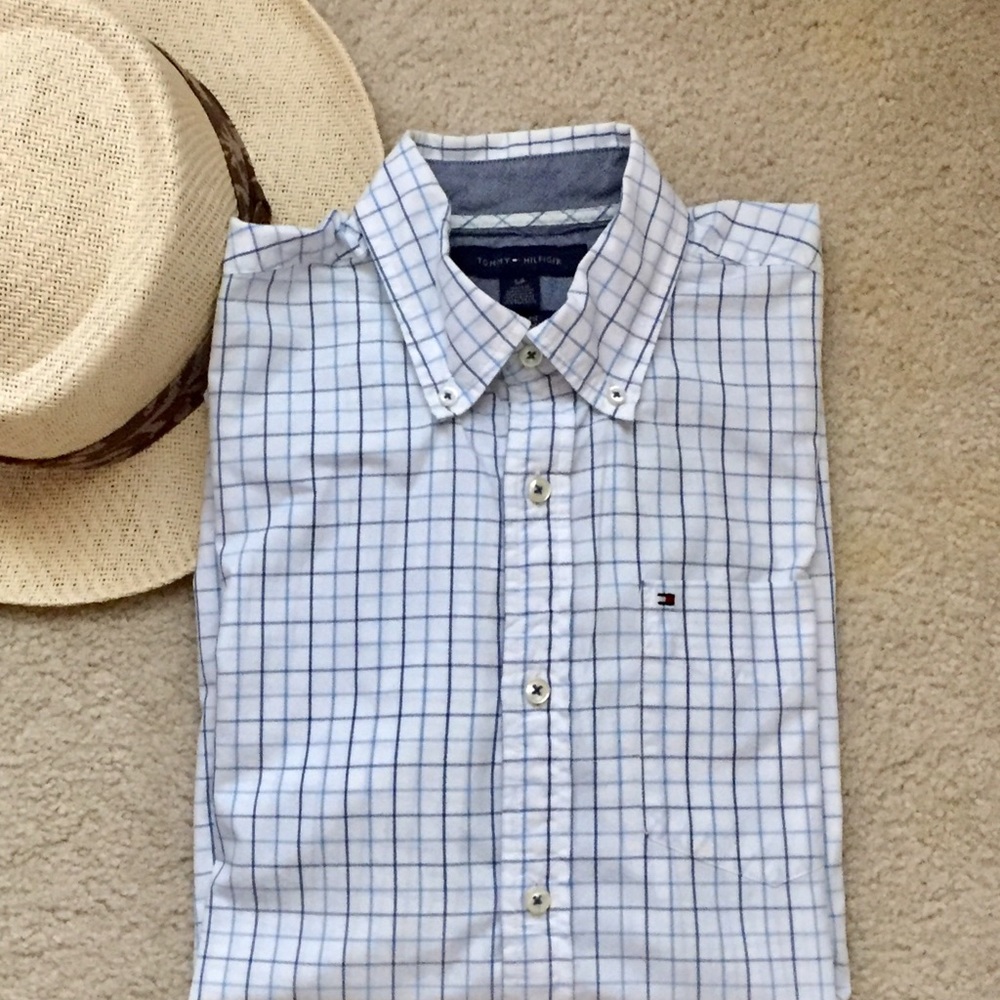 Like new TOMMY shirt